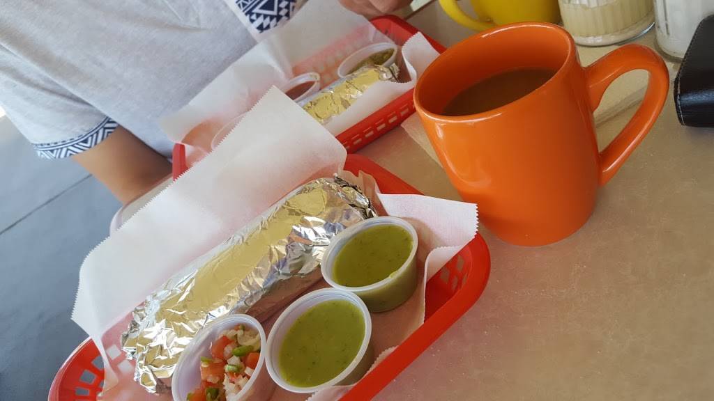 Taqueria Y Antojitos El Torito | restaurant | 3060 Monterey Rd, San Jose, CA 95111, USA | 4083653299 OR +1 408-365-3299