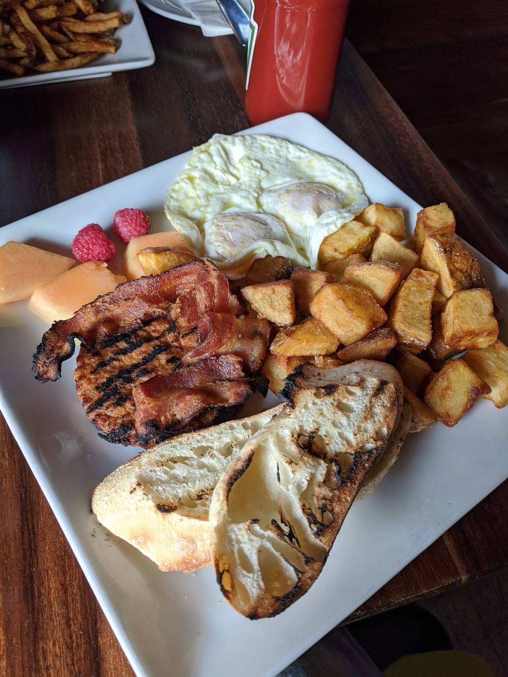 DeSotos Eatery | restaurant | 1079 St Clair Ave W, Toronto, ON M6E 1A6, Canada | 4166512109 OR +1 416-651-2109