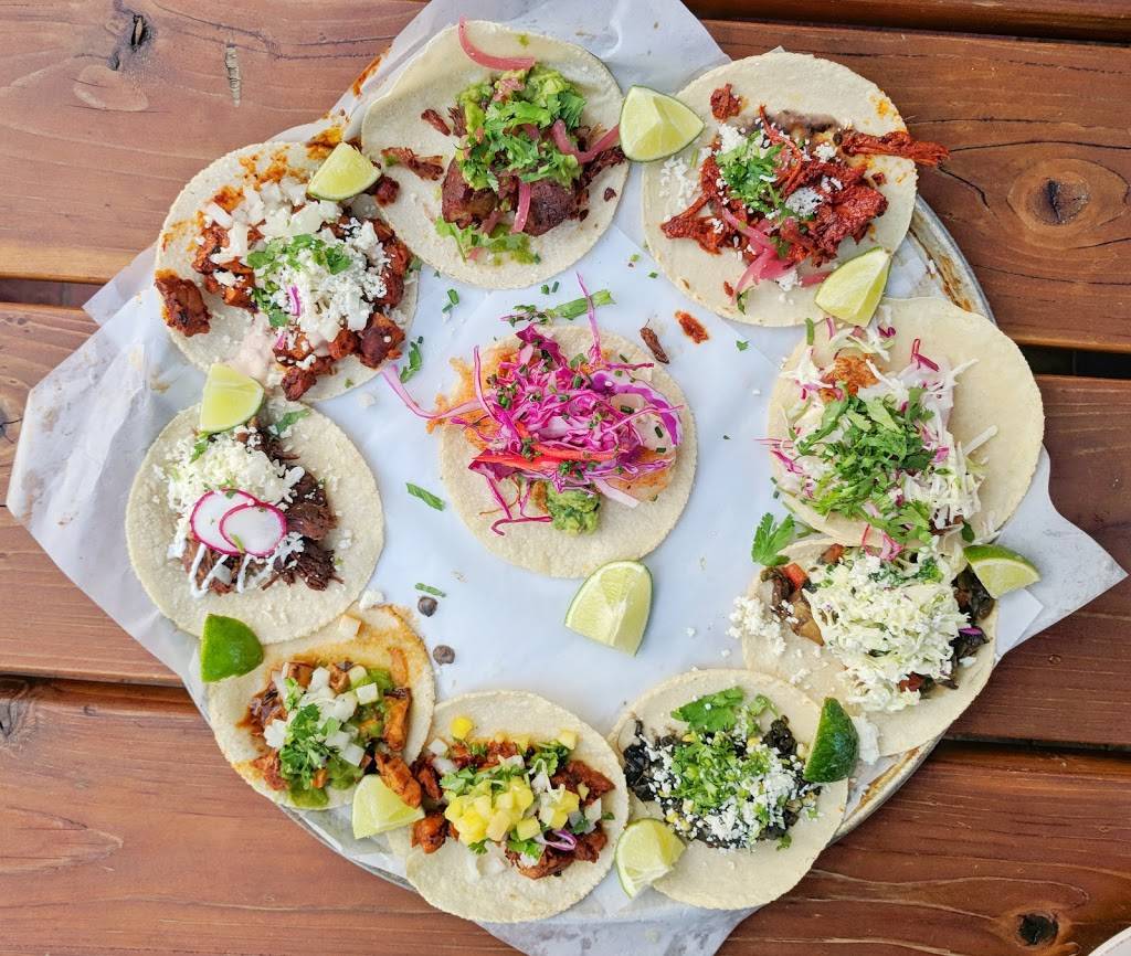 Bakersfield DET | restaurant | 3100 Woodward Ave, Detroit, MI 48201, USA | 3139747040 OR +1 313-974-7040