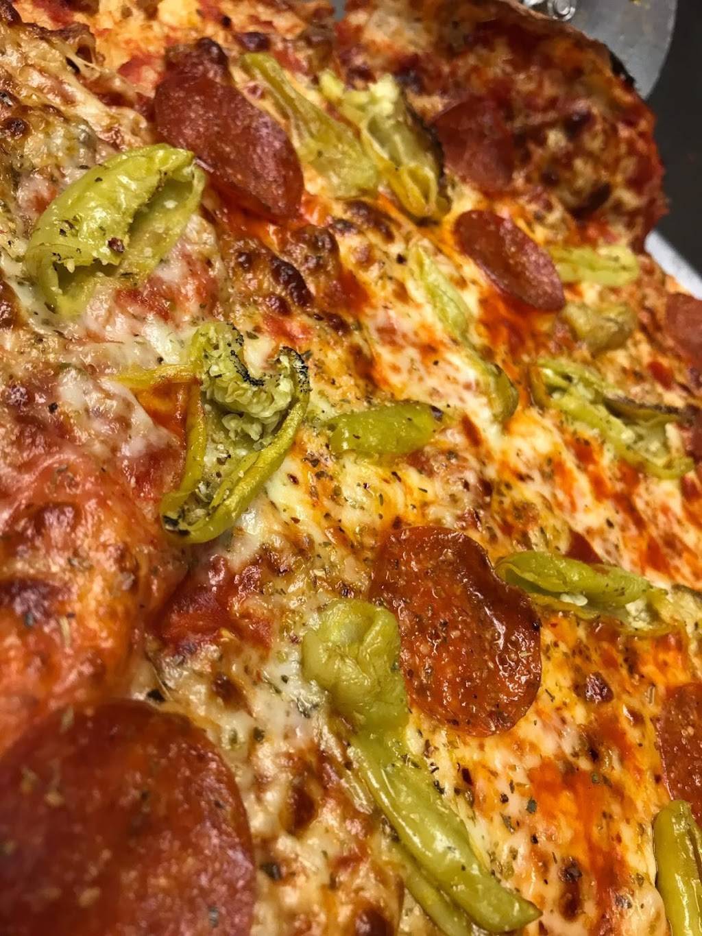 Bobes Pizza | restaurant | 620 W 9th St, Mt Carmel, IL 62863, USA | 6184502623 OR +1 618-450-2623