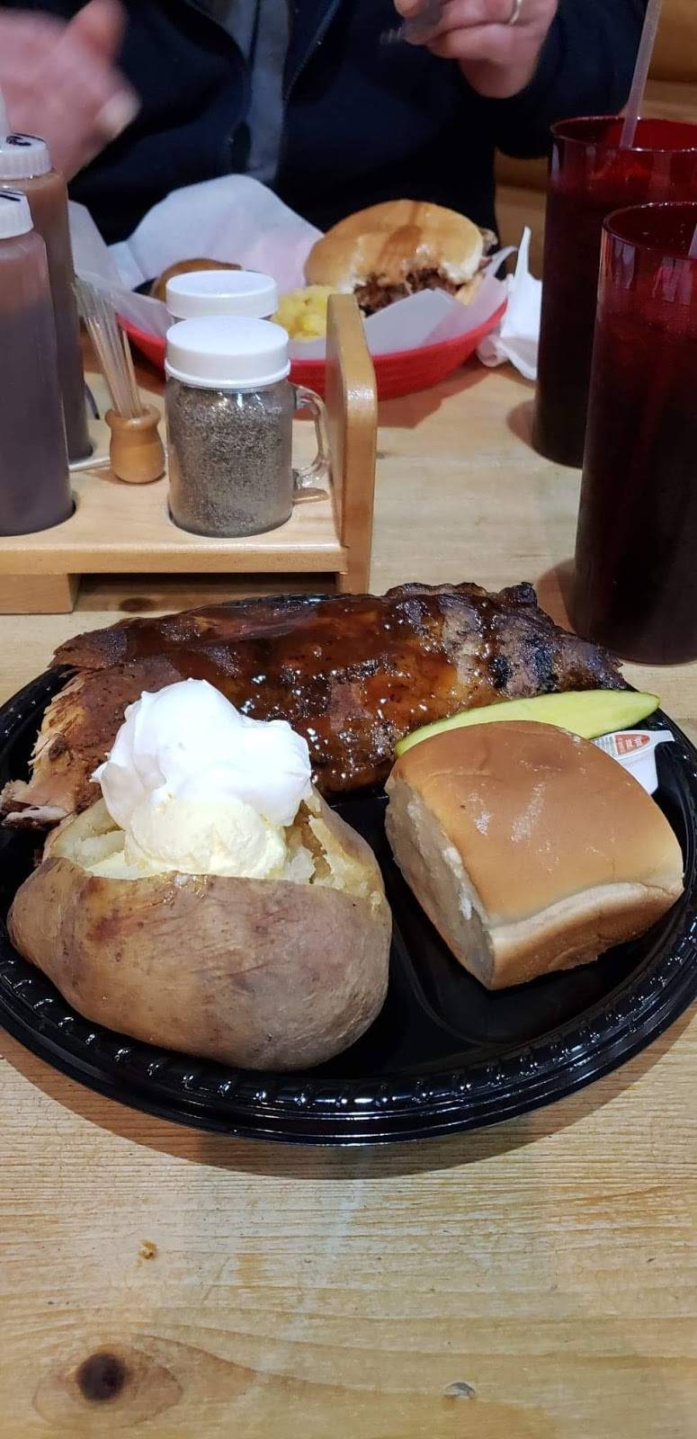 Birds Smokehouse BBQ | restaurant | 9008 S Walnut St, Daleville, IN 47334, USA | 7653781900 OR +1 765-378-1900