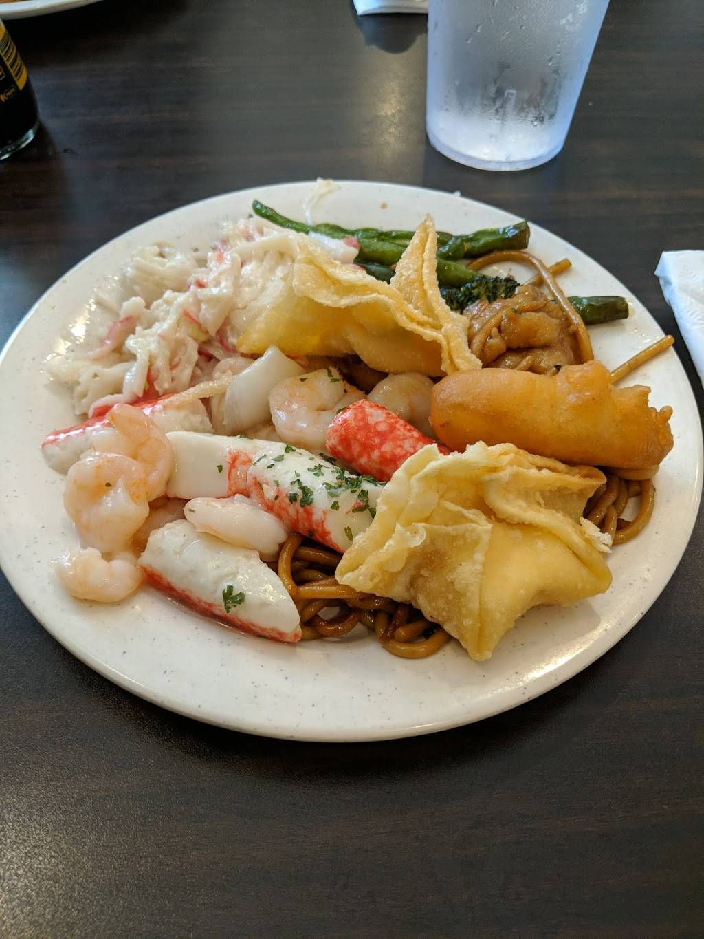 Hong Kong Buffet | restaurant | 728 S Carpenter Ave, Kingsford, MI 49802, USA | 9067749988 OR +1 906-774-9988