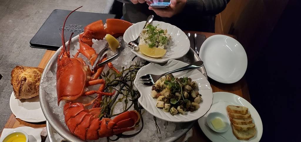 Jacobs & Co. | restaurant | 12 Brant St, Toronto, ON M5V 2M1, Canada | 4163660200 OR +1 416-366-0200