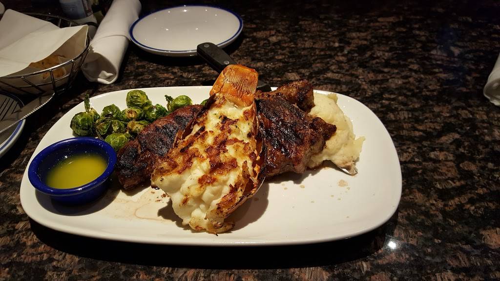 Red Lobster | restaurant | 1403 S Alma School Rd, Fiesta Mall, Mesa, AZ 85210, USA | 4806108701 OR +1 480-610-8701