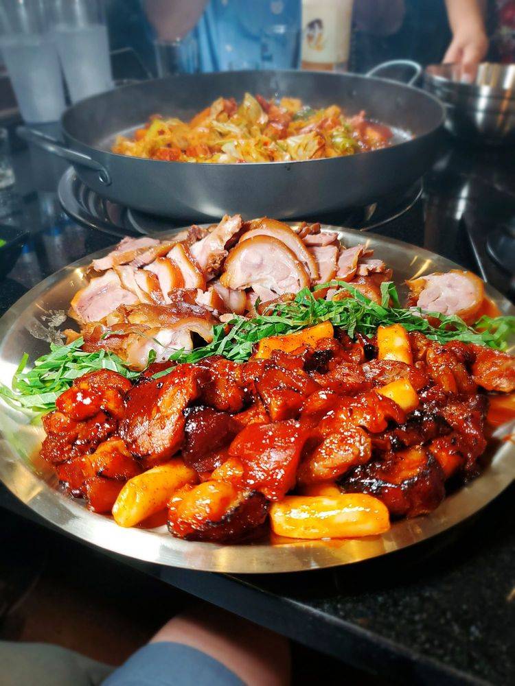 Dekko Chicken & Pork Korean BBQ | restaurant | 14101 St Germain Dr, Centreville, VA 20121, USA | 5716552674 OR +1 571-655-2674