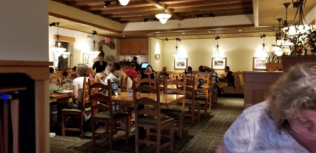 Olive Garden Italian Restaurant | meal takeaway | 290 W Main St, Freehold, NJ 07728, USA | 7327803164 OR +1 732-780-3164