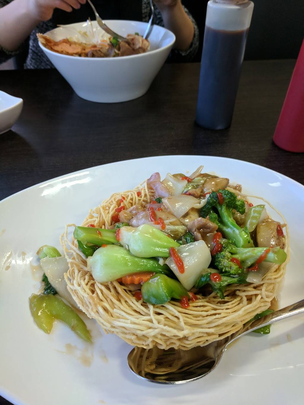 Viet House | restaurant | 3200 Dufferin St, North York, ON M6A 3B2, Canada | 6473469333 OR +1 647-346-9333