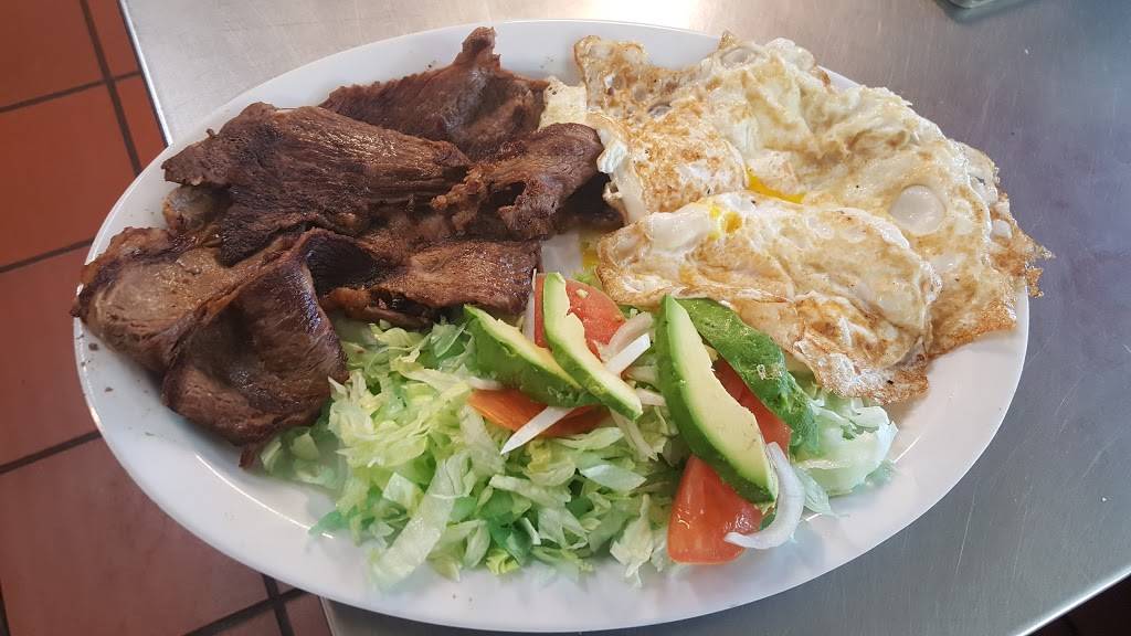 Antojitos El Tachu | restaurant | 18681 Valley Blvd, Bloomington, CA 92316, USA | 9092843612 OR +1 909-284-3612