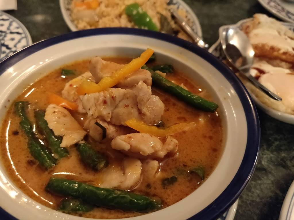 Joy Thai Restaurant | restaurant | 3192 Yonge St, Toronto, ON M4N 2L2, Canada | 4164875144 OR +1 416-487-5144