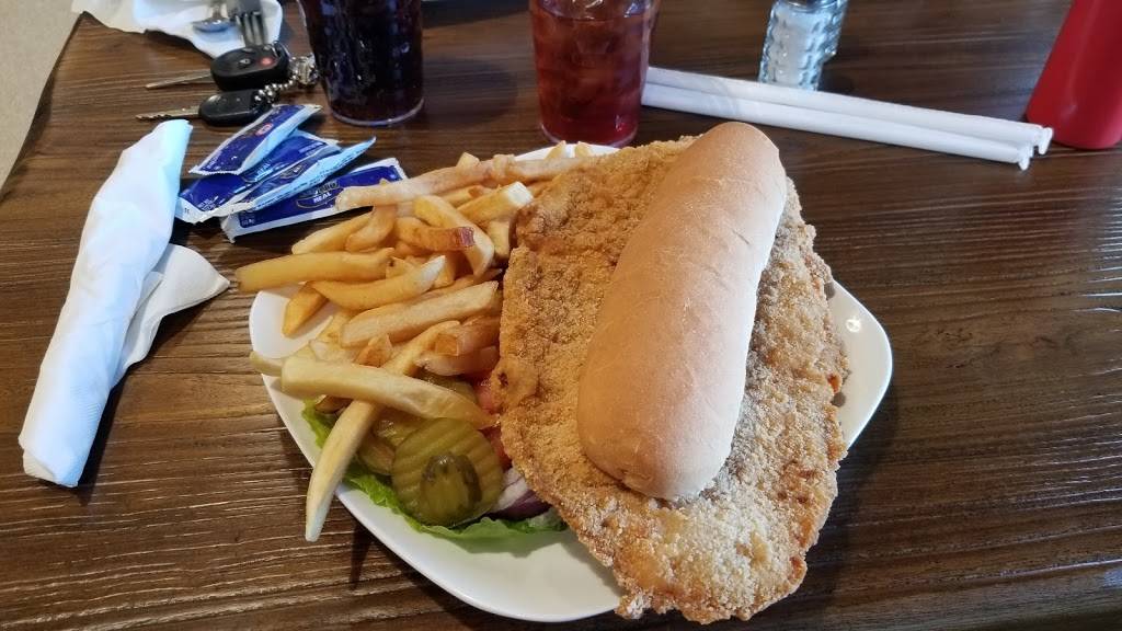 Golf Hill Grille | restaurant | 1201 E Golf Hill Dr, Excelsior Springs, MO 64024, USA | 8166309580 OR +1 816-630-9580