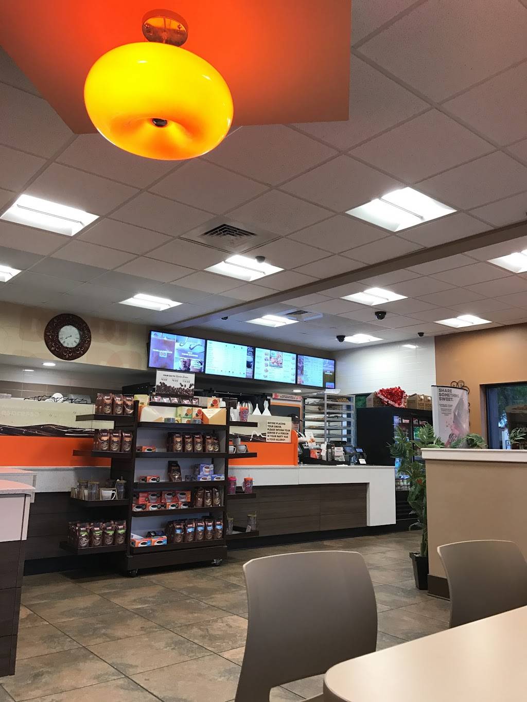 Dunkin | bakery | 451 S Duncan Dr, Tavares, FL 32778, USA | 3526092236 OR +1 352-609-2236