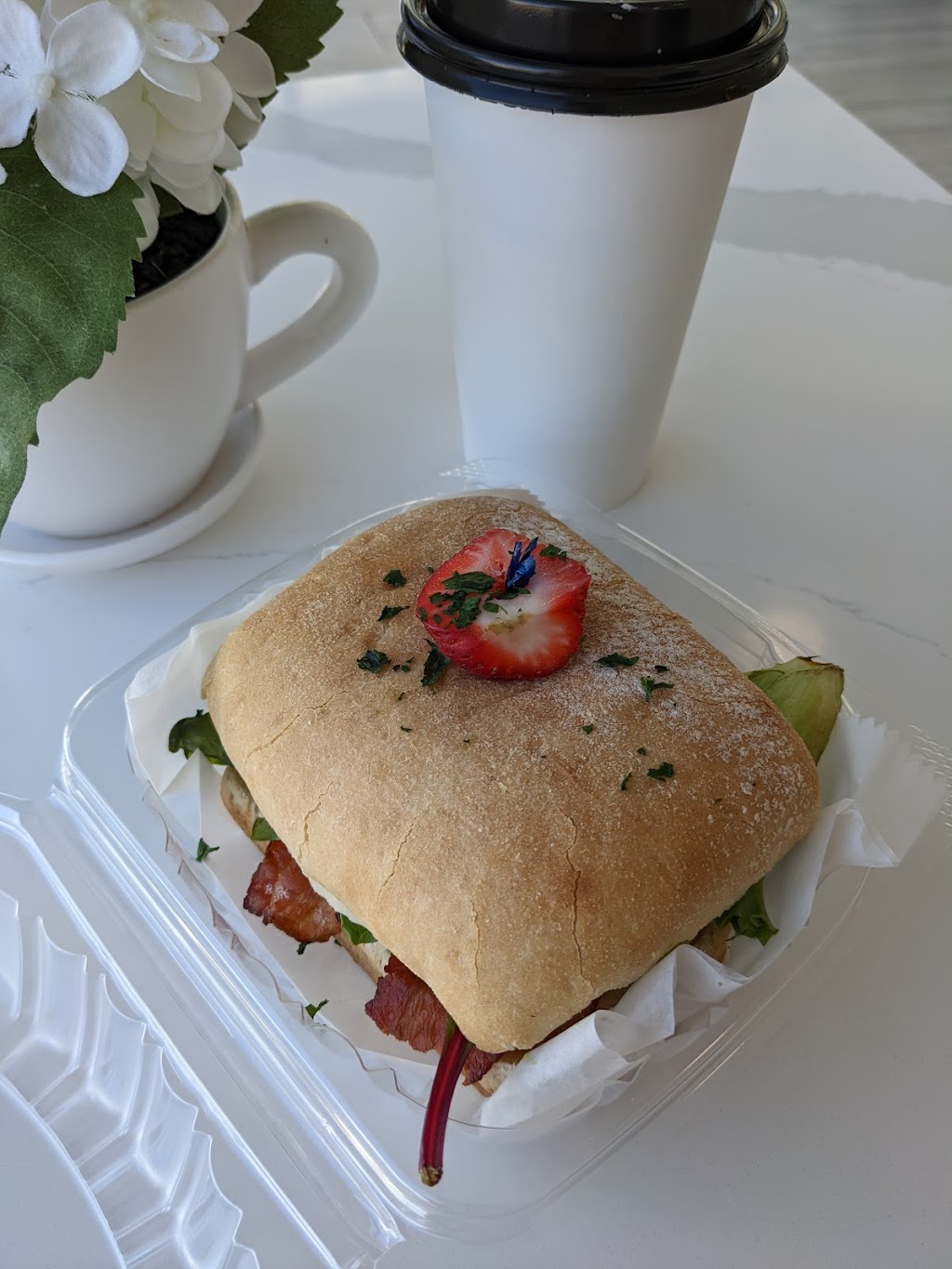 VLOVE COFFEE HOUSE | cafe | 2525 Atlantic Ave, Virginia Beach, VA 23451, USA | 7579043024 OR +1 757-904-3024