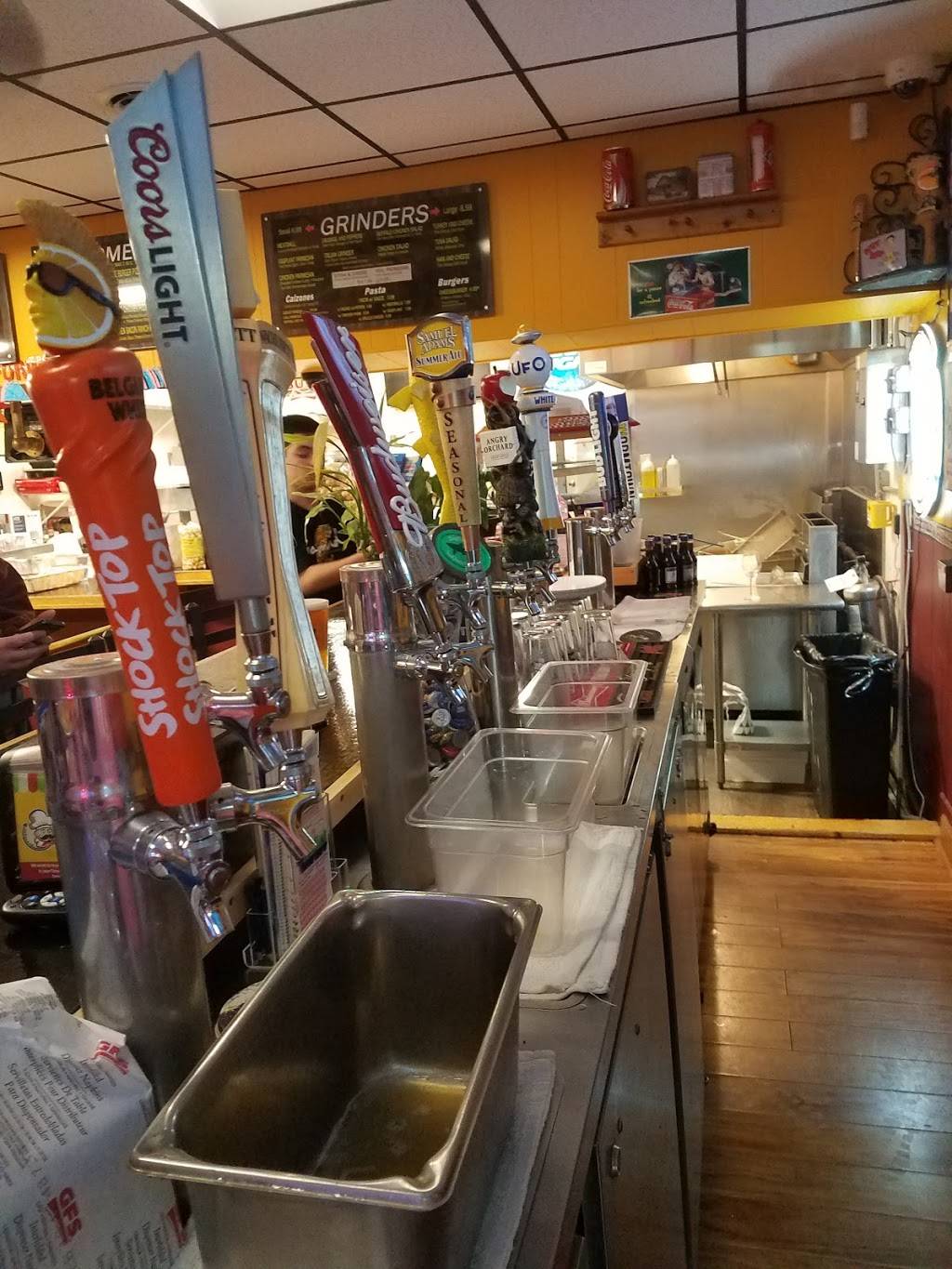 Mike and Gels Pizza | restaurant | 3003 W Shore Rd, Warwick, RI 02886, USA | 4017374445 OR +1 401-737-4445