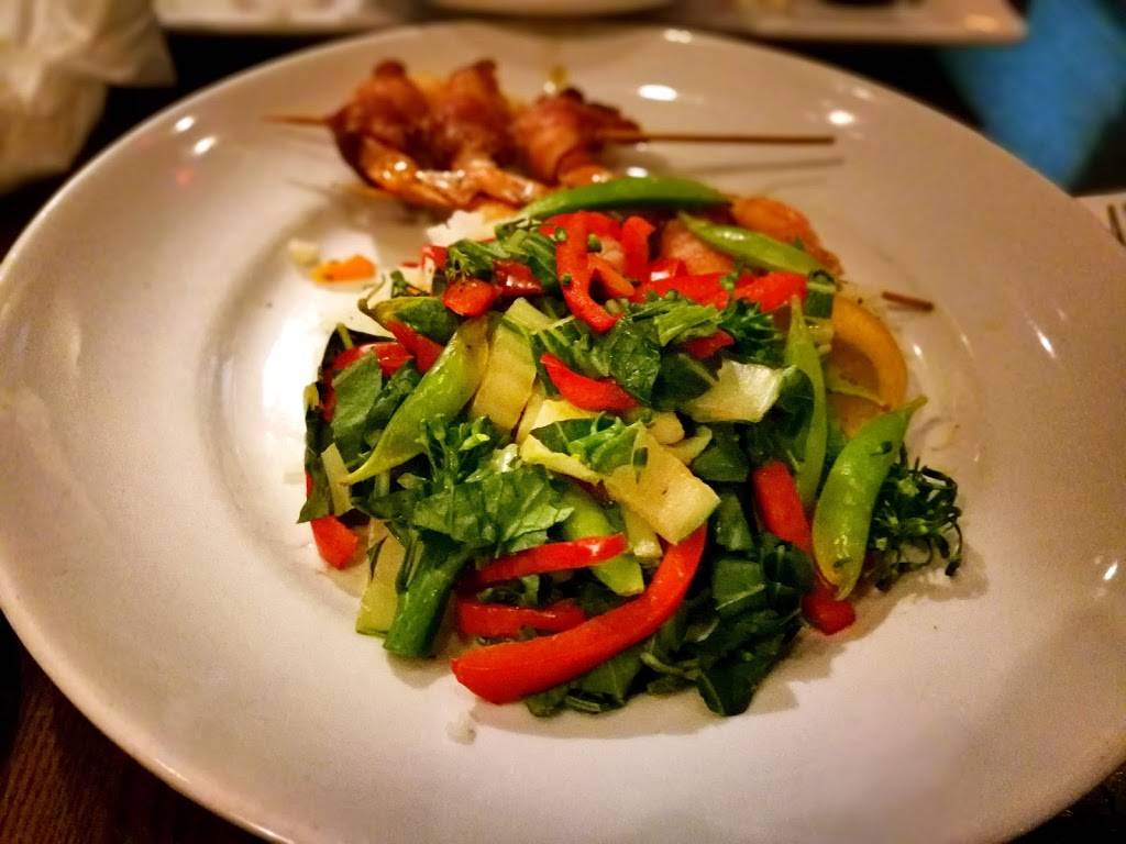 TGI Fridays | restaurant | 2201 75th St, Darien, IL 60561, USA | 6304340290 OR +1 630-434-0290