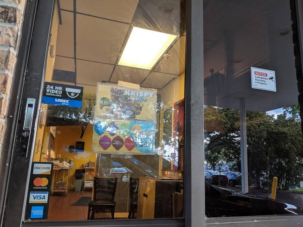 Krispy Krunchy Chicken | restaurant | 4065 Fowler St, Fort Myers, FL 33901, USA | 2396894952 OR +1 239-689-4952
