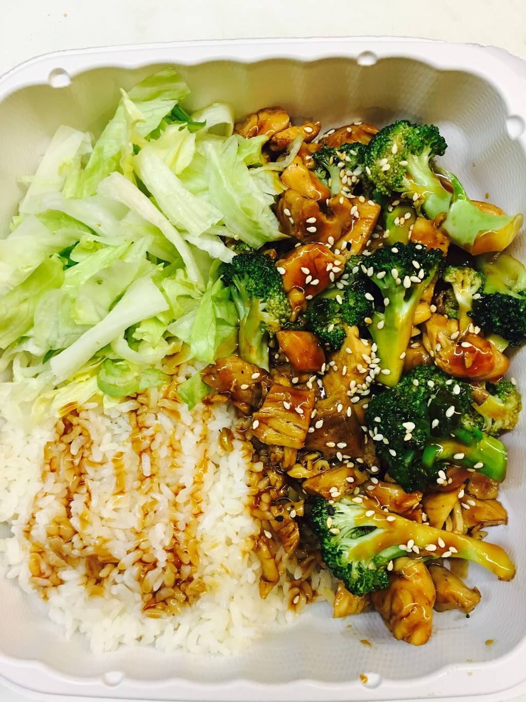 Lees Family Deli | restaurant | 1136 Broadway, Camden, NJ 08103, USA | 8569665006 OR +1 856-966-5006