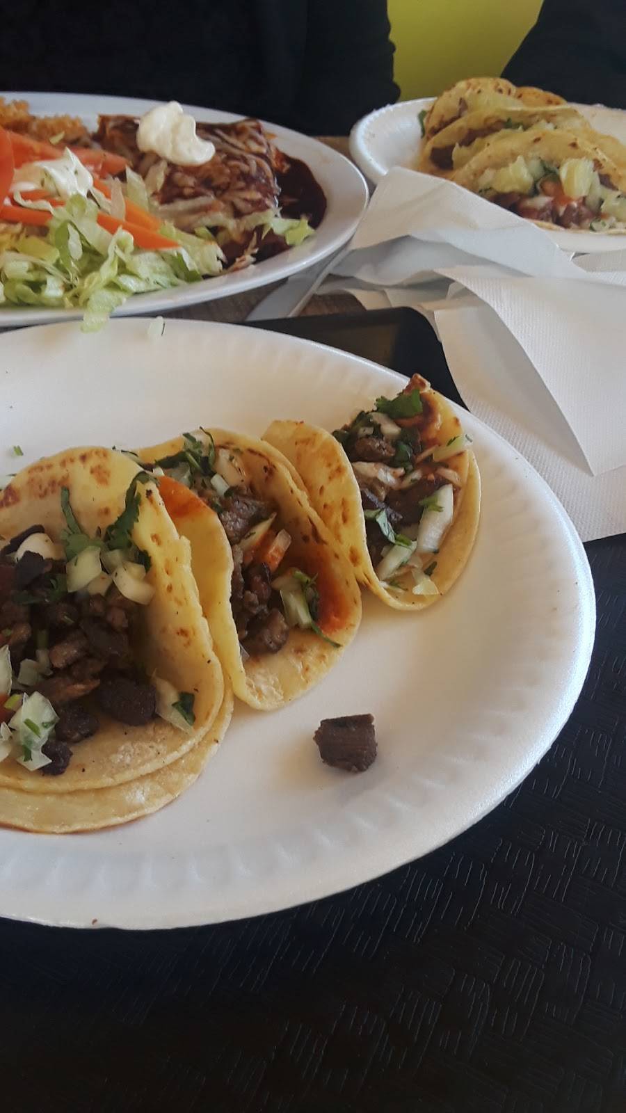 El Nuevo Taquito | restaurant | 4118 S Central Ave, Phoenix, AZ 85040, USA | 6022763018 OR +1 602-276-3018