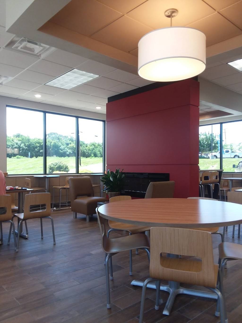 Wendys | restaurant | 2109 Wards Rd, Lynchburg, VA 24502, USA | 4342370029 OR +1 434-237-0029