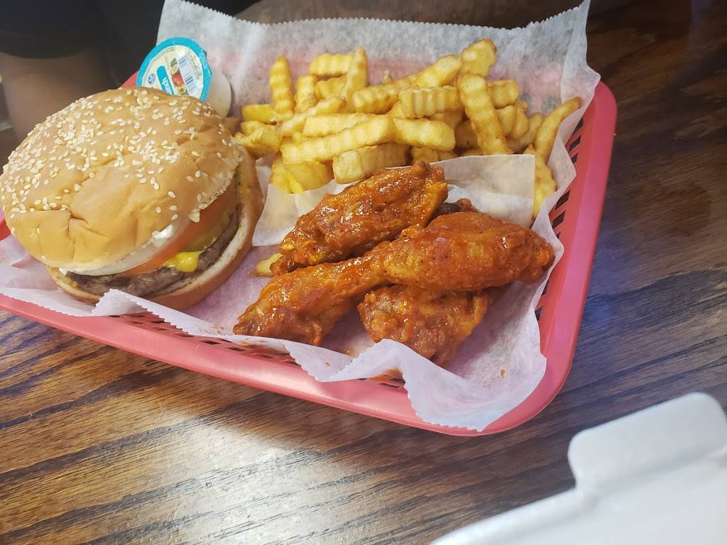 Deli & Wings | restaurant | 520 General Courtney Hodges Blvd, Perry, GA 31069, USA | 4782180400 OR +1 478-218-0400