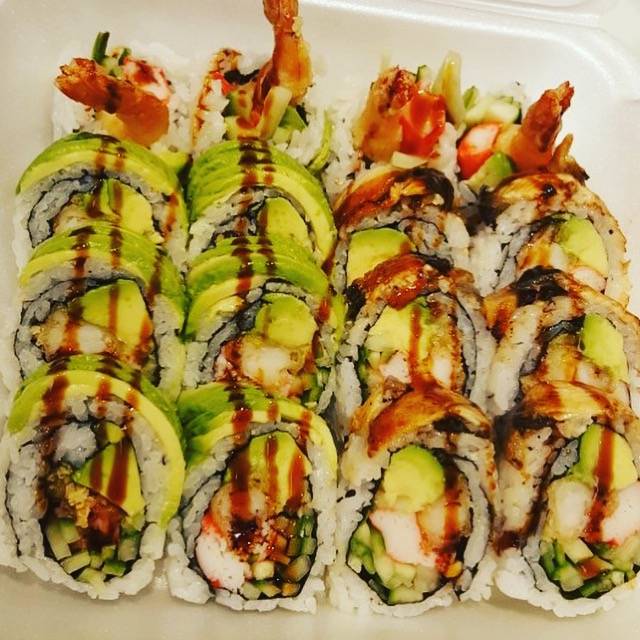 Sushi Maki House | restaurant | 645 Lakeshore Rd E, Mississauga, ON L5G 1J5, Canada | 9052710517 OR +1 905-271-0517