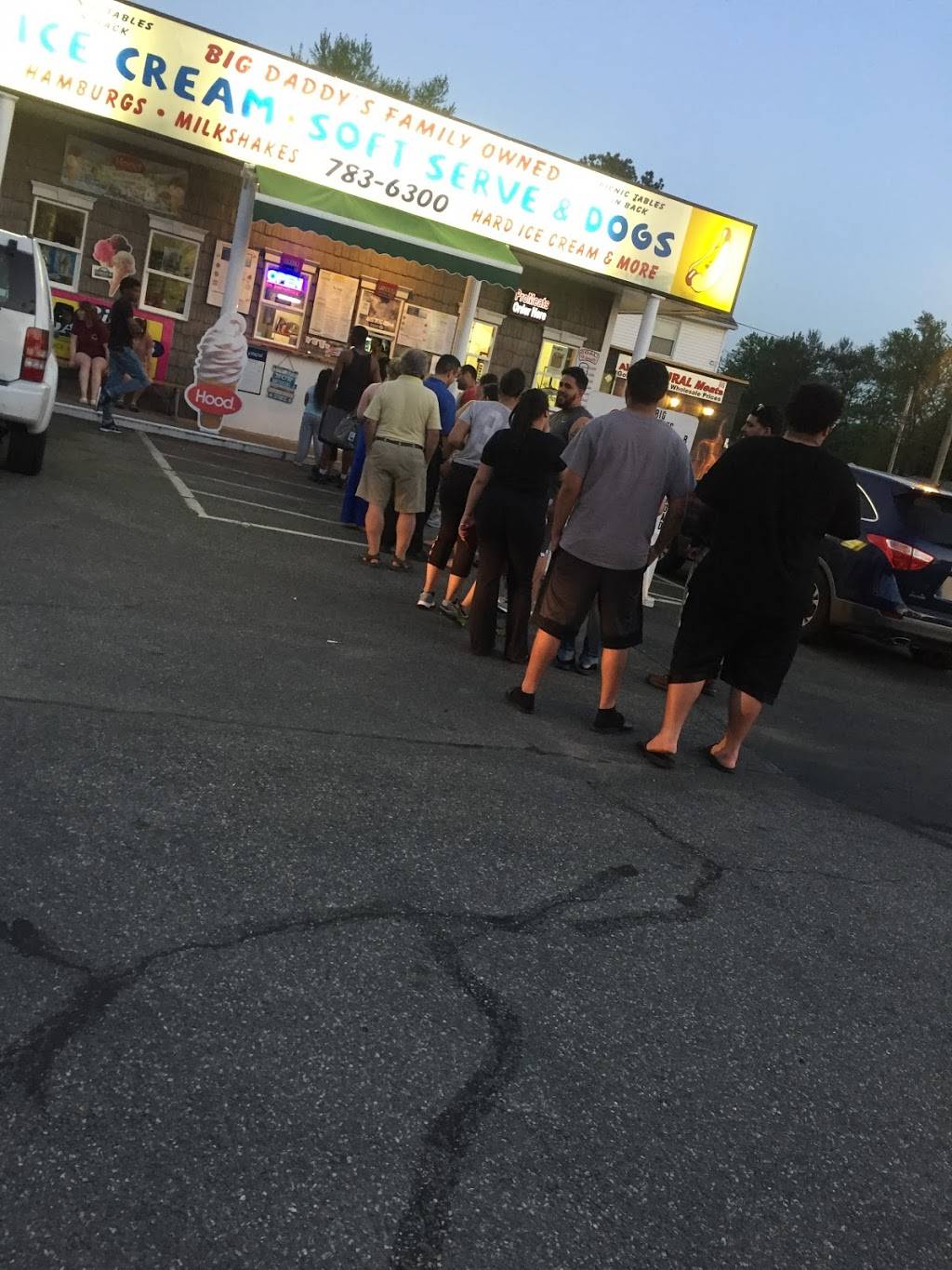 Big Daddys Ice Cream & Grill | restaurant | 1331, 955 Boston Rd, Springfield, MA 01119, USA | 4137836300 OR +1 413-783-6300