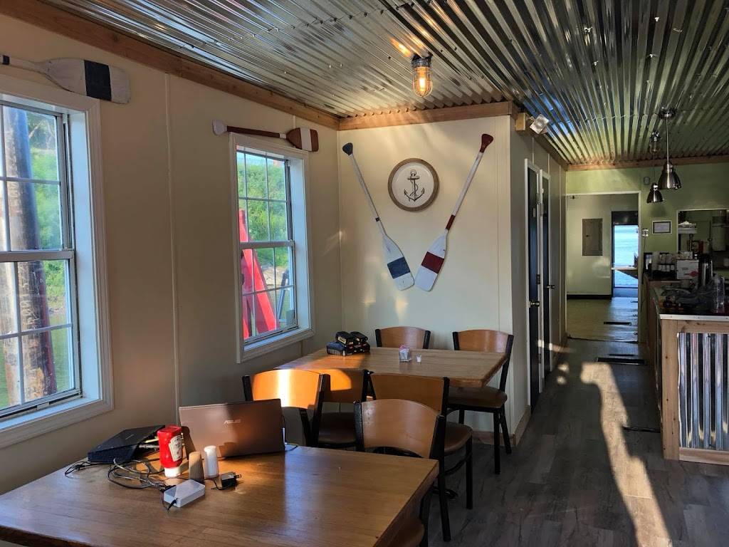 Rivercrest Lighthouse Marina Restaurant and Lounge | restaurant | 375 W Vaughn Dr, Madison, IN 47250, USA | 8122653280 OR +1 812-265-3280