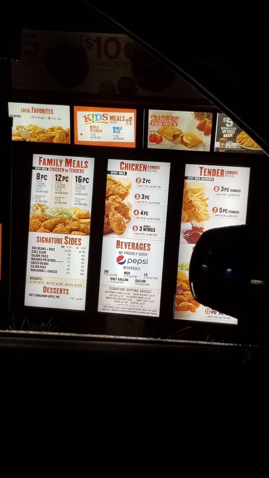 Popeyes Louisiana Kitchen | restaurant | 4933 New Jesup Hwy, Brunswick, GA 31520, USA | 9125777028 OR +1 912-577-7028