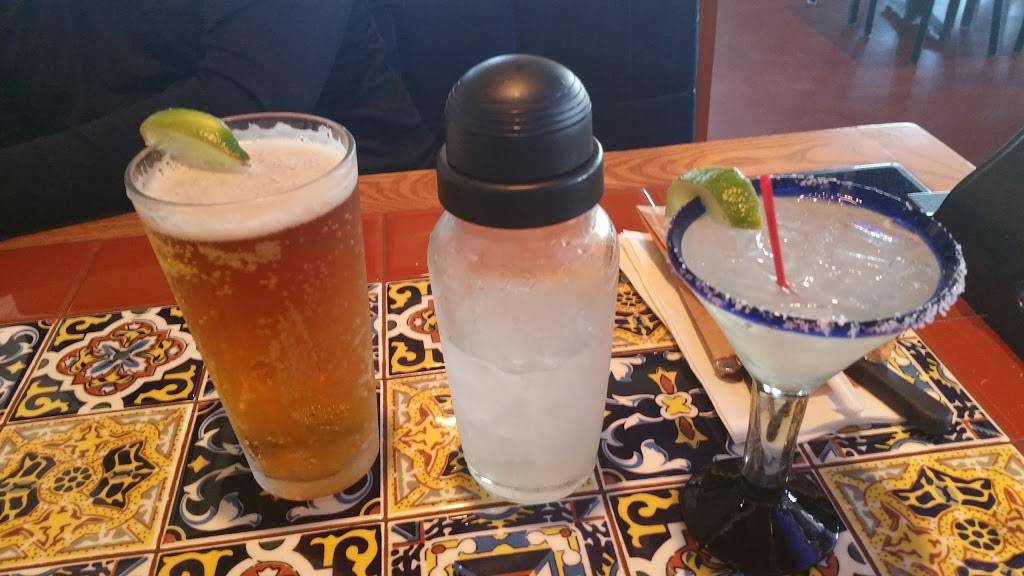 Chilis Grill & Bar | meal takeaway | 890 S Waukegan Rd, Waukegan, IL 60085, USA | 8476890540 OR +1 847-689-0540