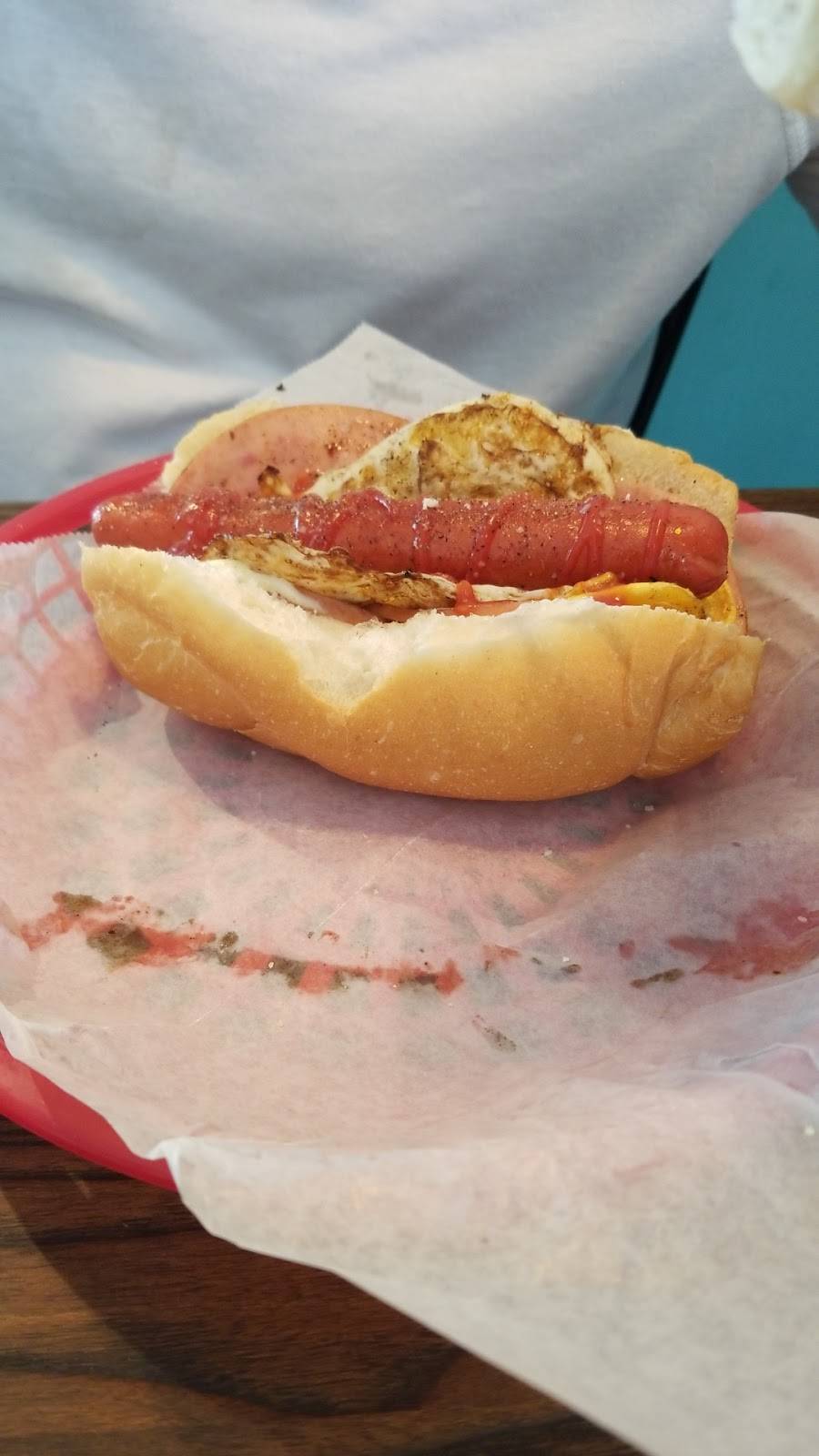 Designer Dawgs | restaurant | 3 Main St, Clinton, NJ 08809, USA | 9082007353 OR +1 908-200-7353