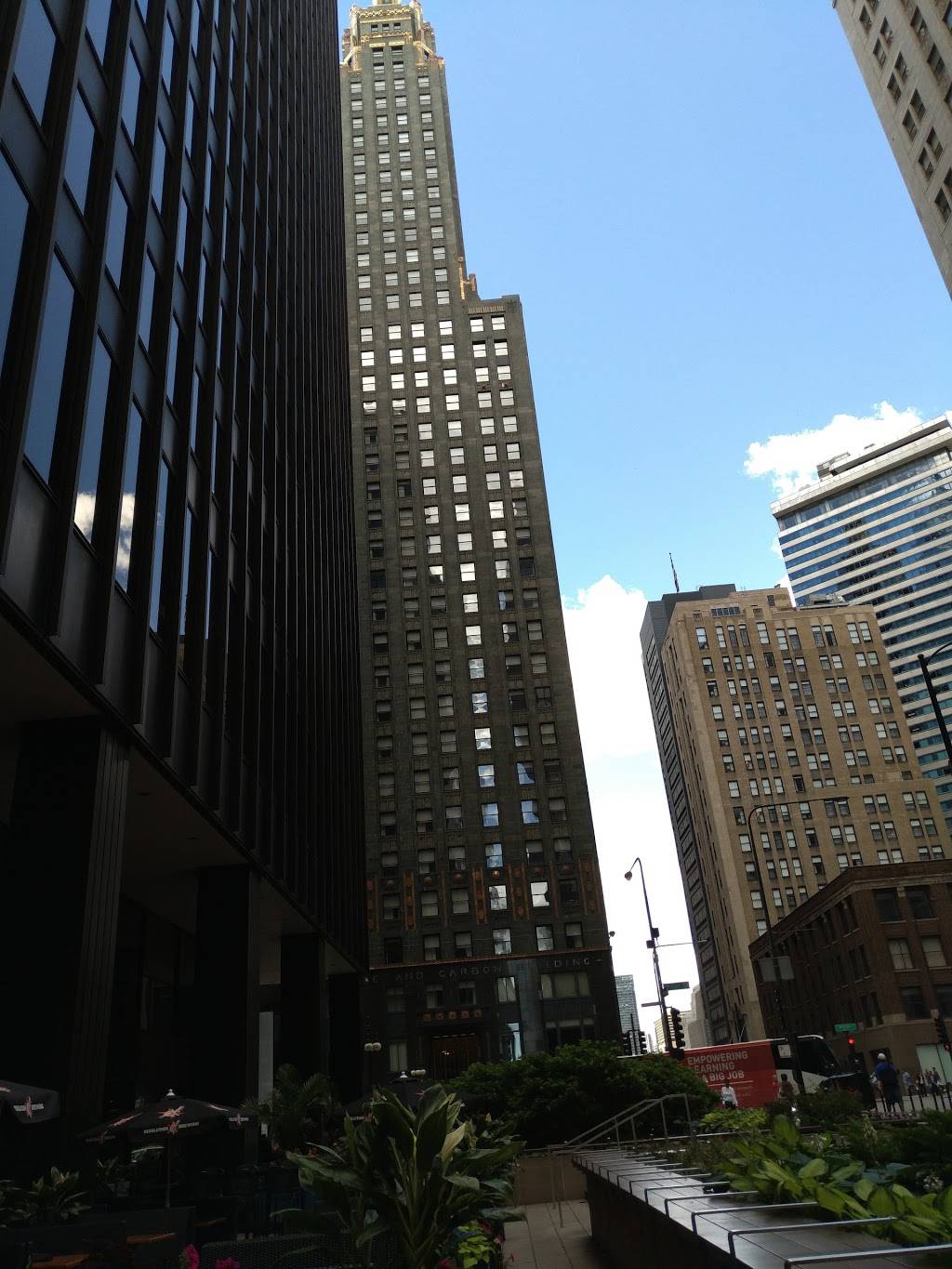 Jimmy Johns | meal delivery | 225 N Michigan Ave, Chicago, IL 60602, USA | 3122409999 OR +1 312-240-9999