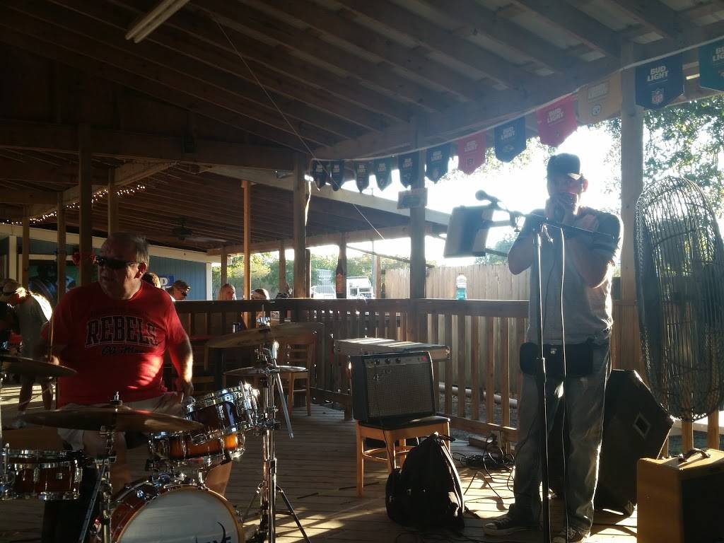 Outrigger Bar & Grill | restaurant | 709 Ingalls Ave #4935, Pascagoula, MS 39567, USA | 2284715829 OR +1 228-471-5829