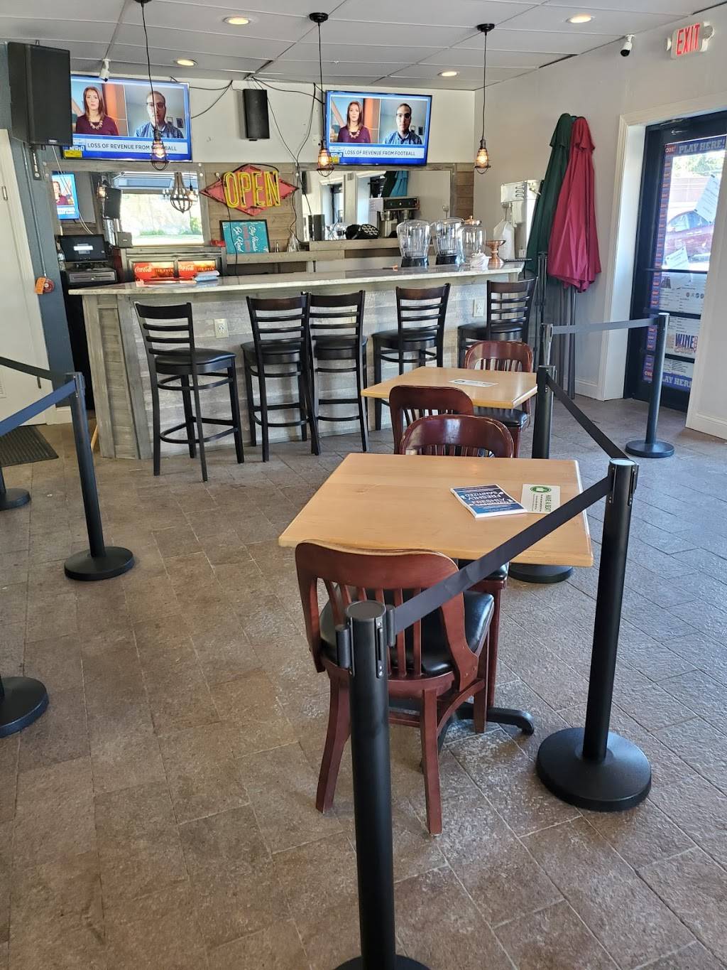 WINEDOWN BISTRO | restaurant | 9812 Garfield Blvd, Garfield Heights, OH 44125, USA | 2167131004 OR +1 216-713-1004