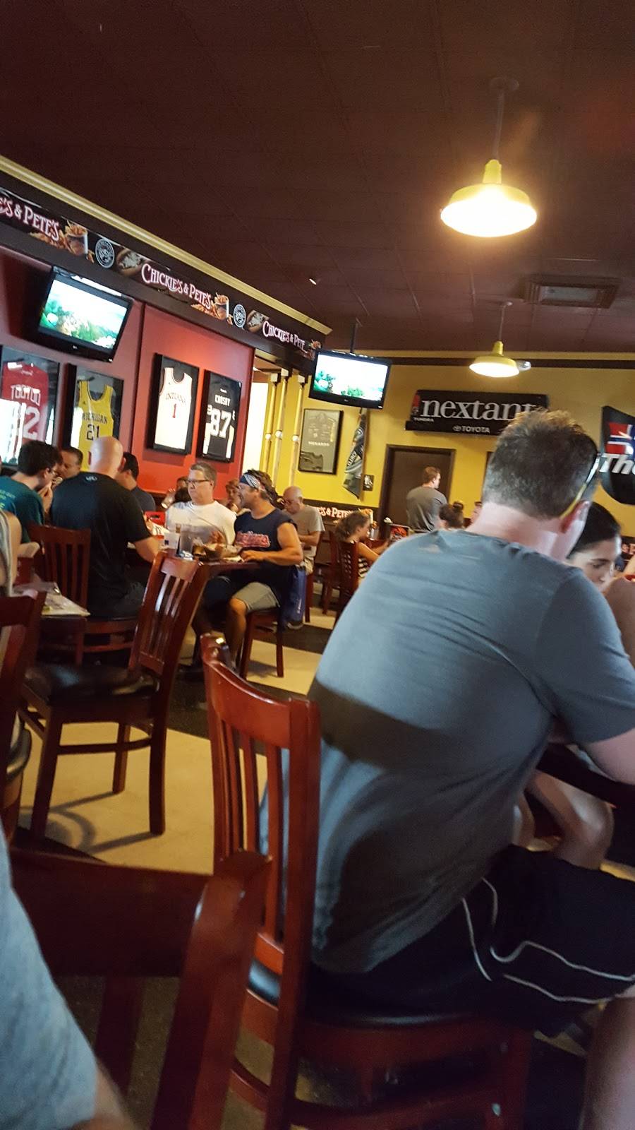 Chickies & Petes | restaurant | 1 Cedar Point Blvd, Sandusky, OH 44870, USA | 4196260830 OR +1 419-626-0830