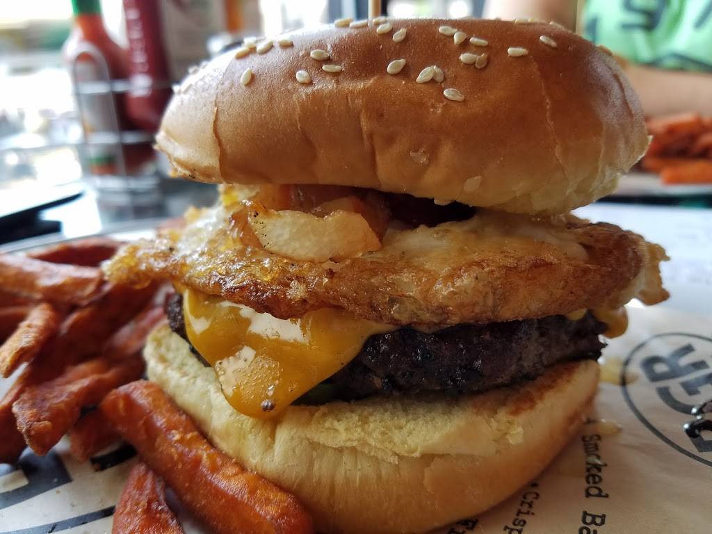 BGR The Burger Joint | restaurant | 8056 Tysons Corner Center, Tysons, VA 22102, USA | 7037903437 OR +1 703-790-3437