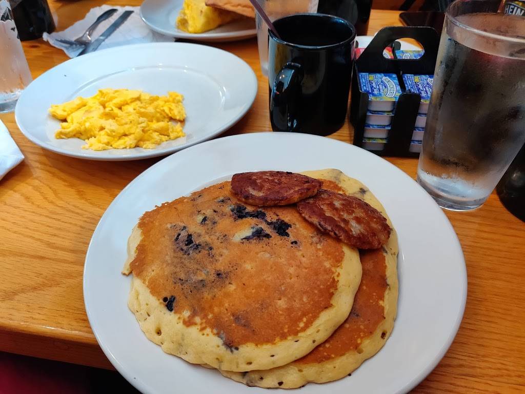 Colonels Delicatessen | meal takeaway | 143 Main St, Mt Desert, ME 04660, USA | 2072765147 OR +1 207-276-5147