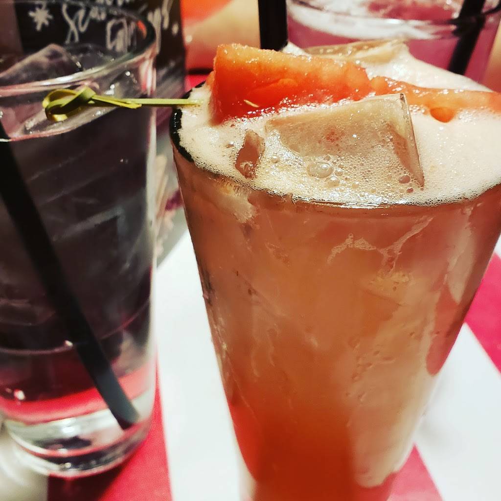 TGI Fridays | restaurant | 3401 S US Hwy 41, Terre Haute, IN 47802, USA | 8122328444 OR +1 812-232-8444