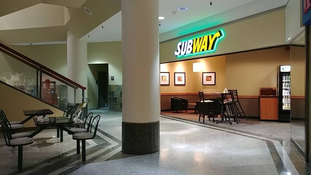 Subway | restaurant | Thornhill Square, 300 John St Unit 139, Thornhill, ON L3T 5W4, Canada | 9055976782 OR +1 905-597-6782