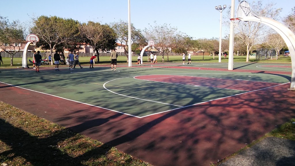 Cou8ntry Lake Park | restaurant | 19525 NW 87th Ave, Hialeah, FL 33015, USA | 3058232414 OR +1 305-823-2414