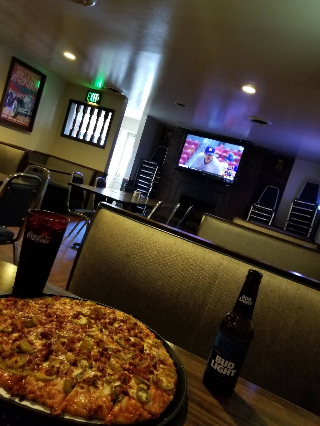 Pizza King | restaurant | 1713 Wayne St, Auburn, IN 46706, USA | 2609251135 OR +1 260-925-1135