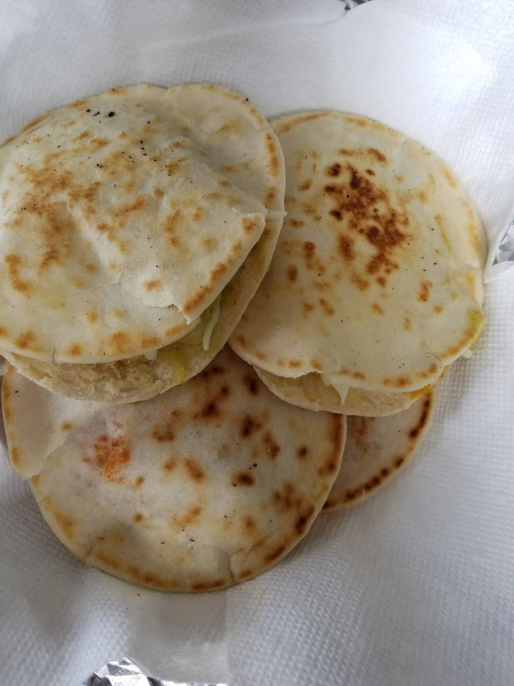 Taco Azteca | restaurant | 625 St Francis North, Wichita, KS 67214, USA | 3198832496 OR +1 319-883-2496