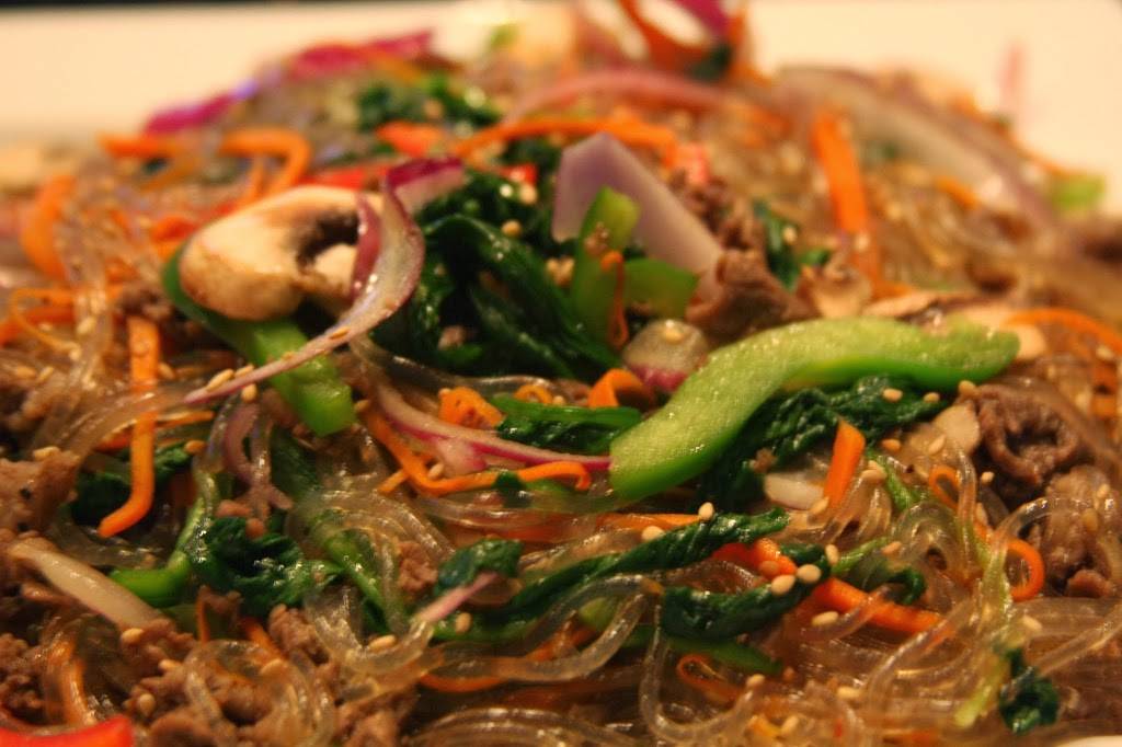 Stone Bowl Grill | restaurant | 1958 N Farwell Ave, Milwaukee, WI 53202, USA | 4142209111 OR +1 414-220-9111