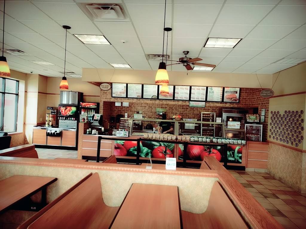 Subway Restaurants | restaurant | 31690 Mound Rd, Warren, MI 48092, USA | 5869391000 OR +1 586-939-1000