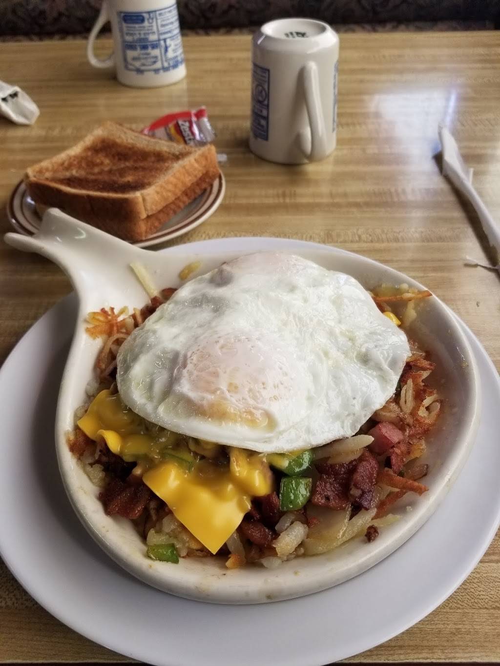 Newarks Country Kitchen | restaurant | 307 IL-71, Newark, IL 60541, USA | 8156959599 OR +1 815-695-9599