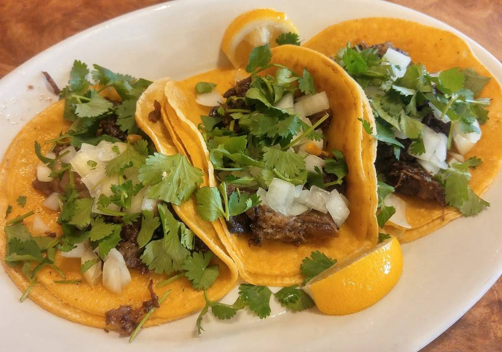 Salgados Restaurante | restaurant | 2210 N Main St, Belton, TX 76513, USA | 2549330054 OR +1 254-933-0054