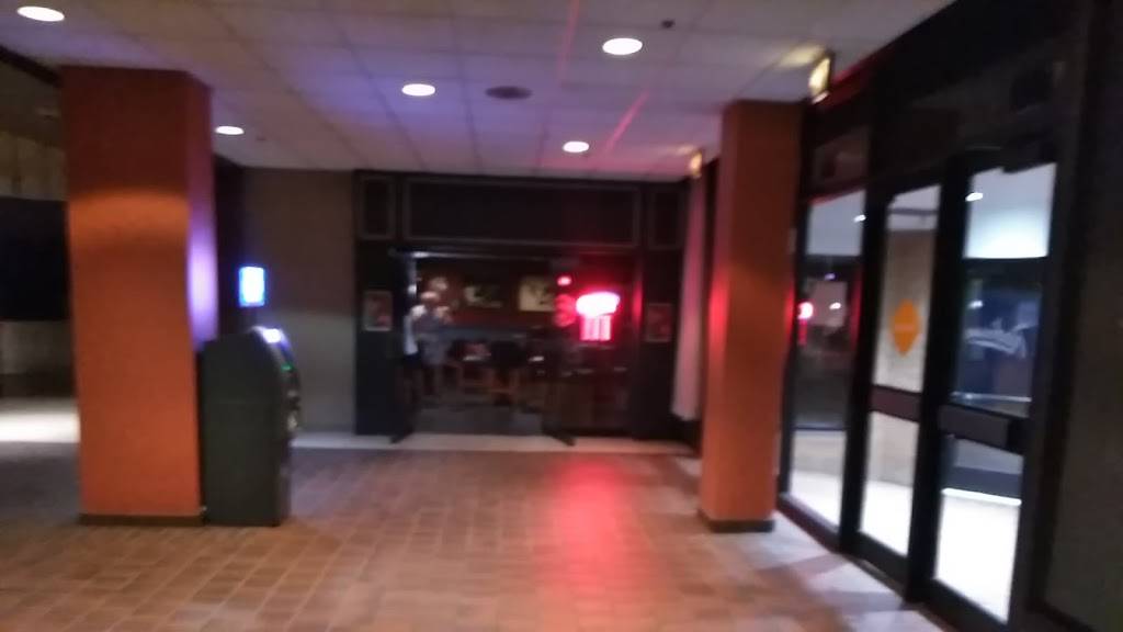 Bowery Bros. Drinks & Pub Fare | restaurant | 505 W Superior St, Duluth, MN 55802, USA | 2187278981 OR +1 218-727-8981