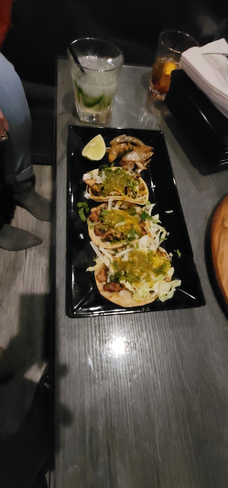 The Lounge on Oak | restaurant | 220 Oak St, Brentwood, CA 94513, USA | 9254184414 OR +1 925-418-4414