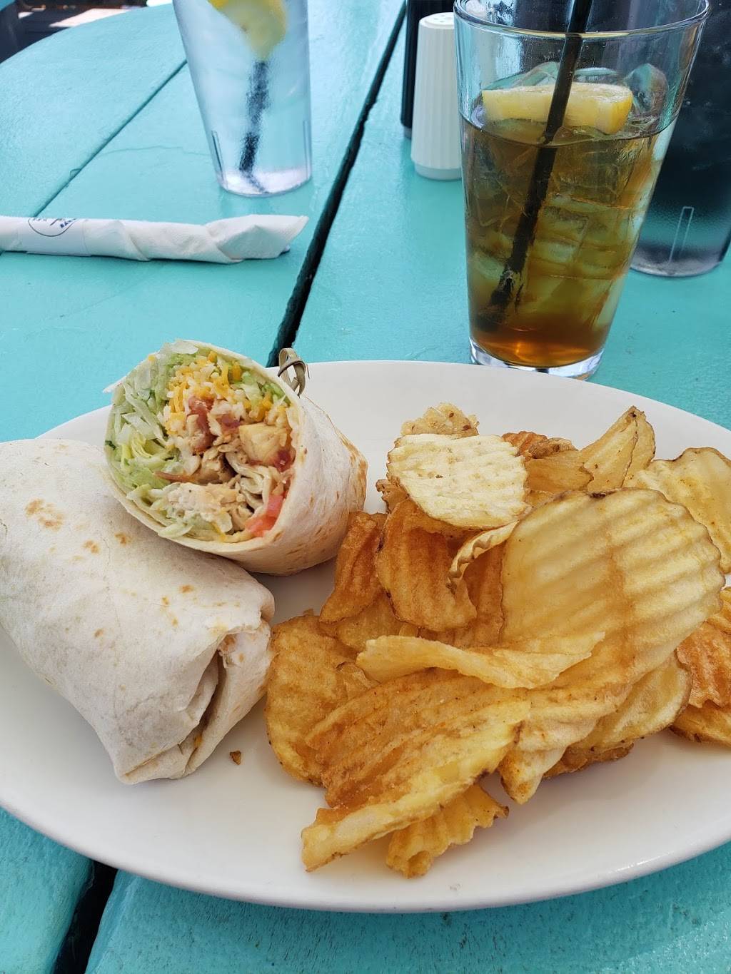 Castaways | restaurant | 3940 Boy Scout Rd, Bay City, MI 48706, USA | 9896863558 OR +1 989-686-3558