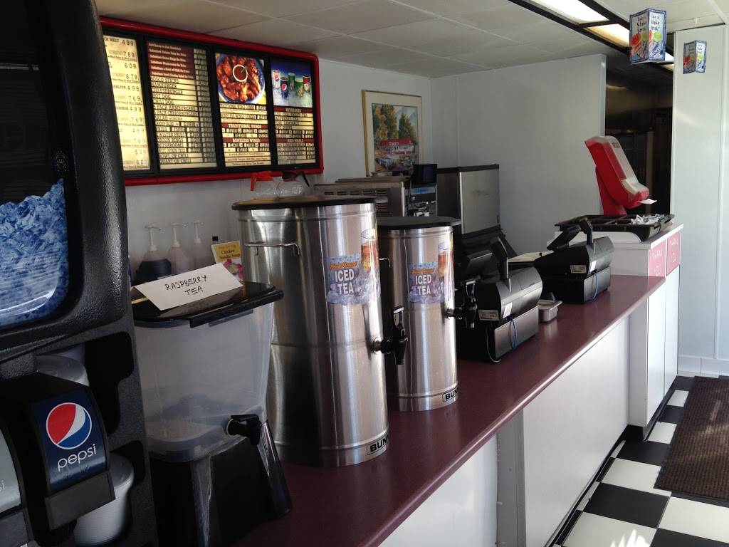 Cruisers Drive Thru | restaurant | 806 E Fayette Ave, Effingham, IL 62401, USA | 2173423760 OR +1 217-342-3760