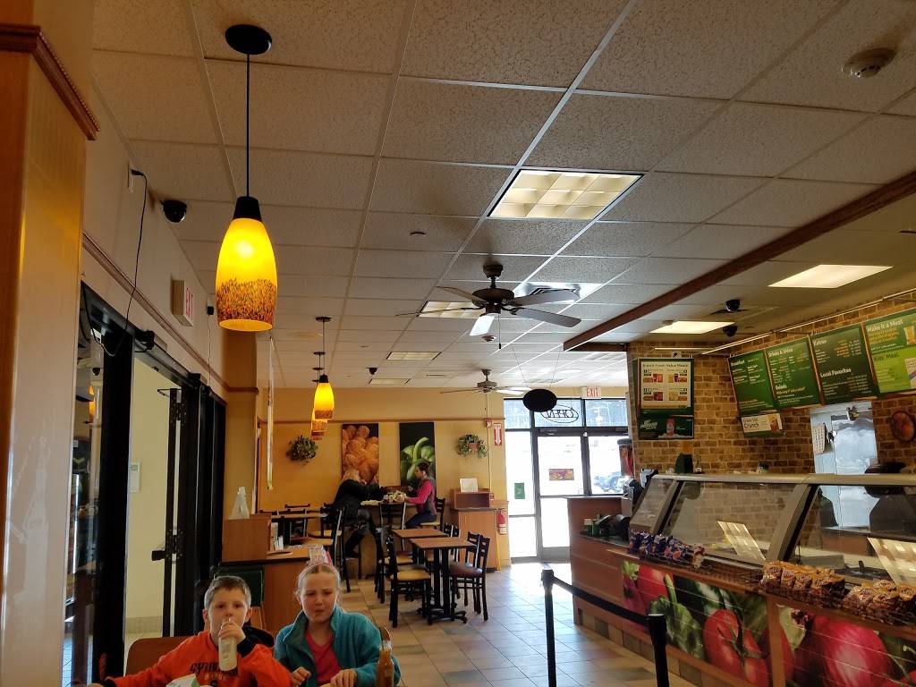 Subway | restaurant | 96 Daniel Webster Hwy, Belmont, NH 03220, USA | 6035276002 OR +1 603-527-6002