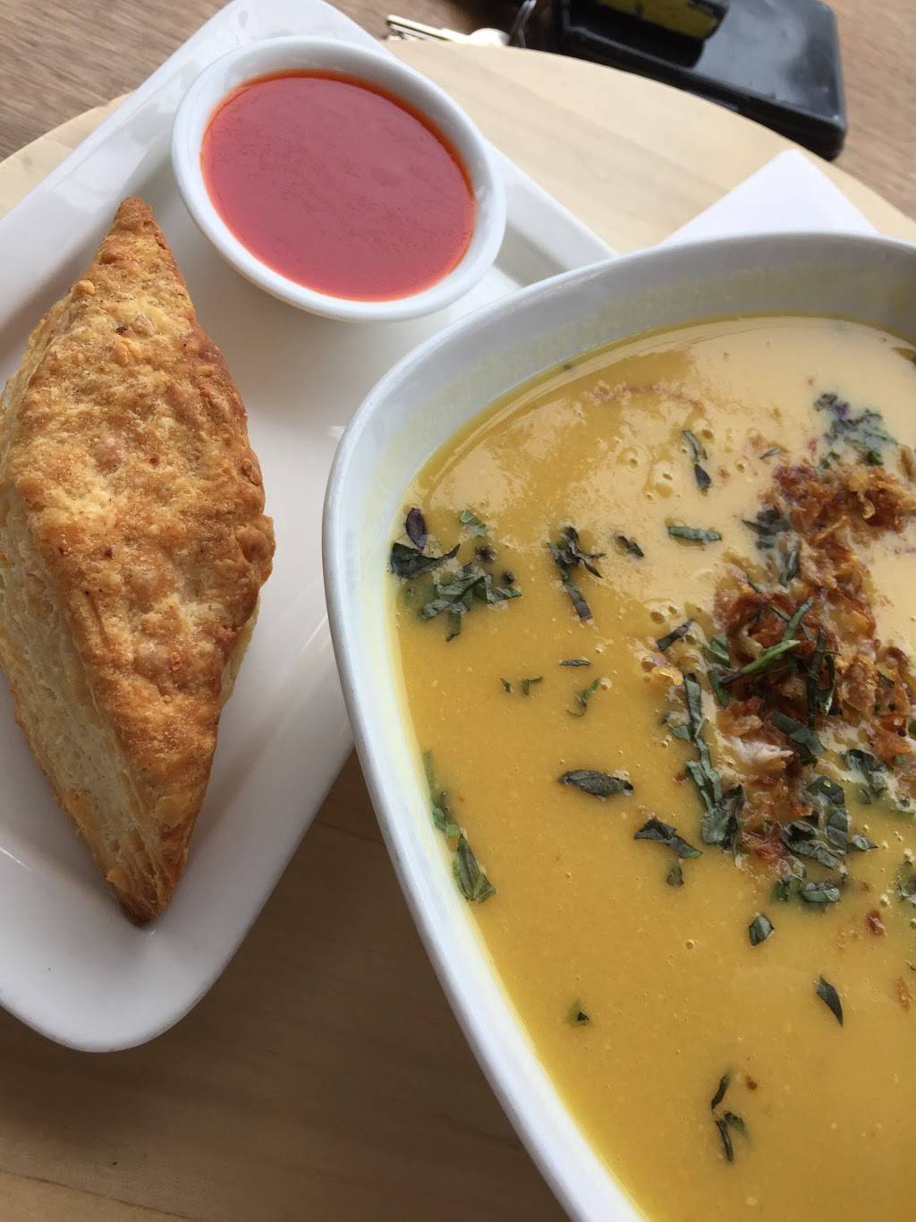 RaviSoups | restaurant | 1533 Queen St W, Toronto, ON M6R 1A7, Canada | 4165367284 OR +1 416-536-7284